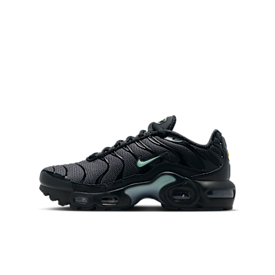 Nike Air Max Plus Older Kids' Shoes. Nike FI